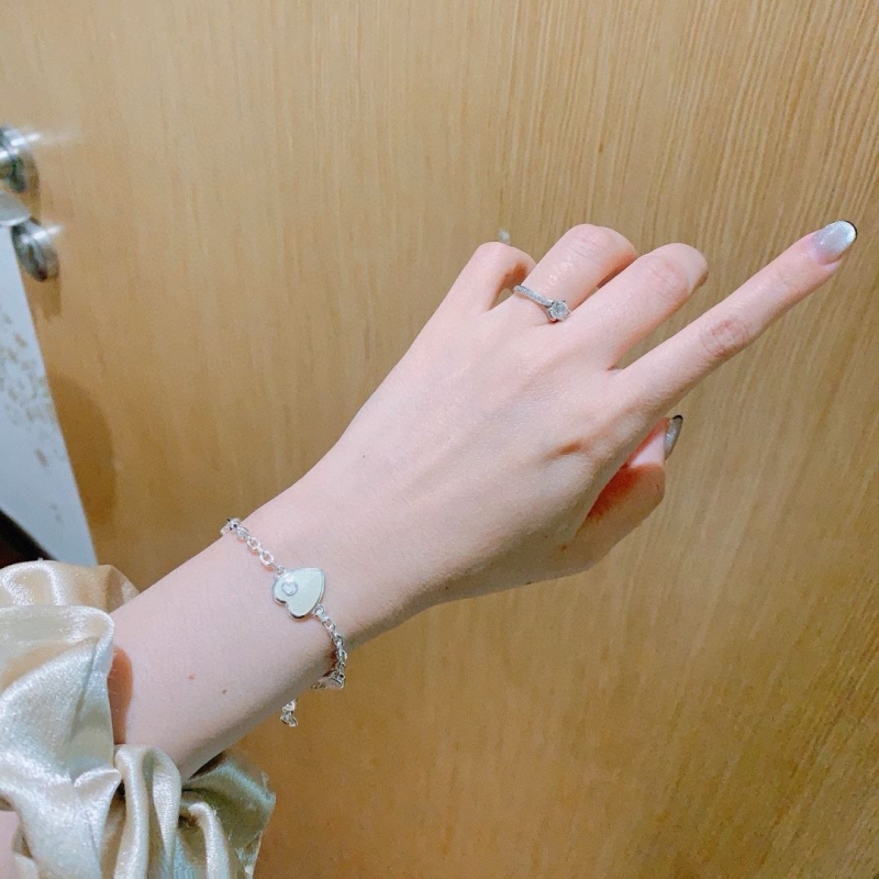 Gvc*1 bracelets